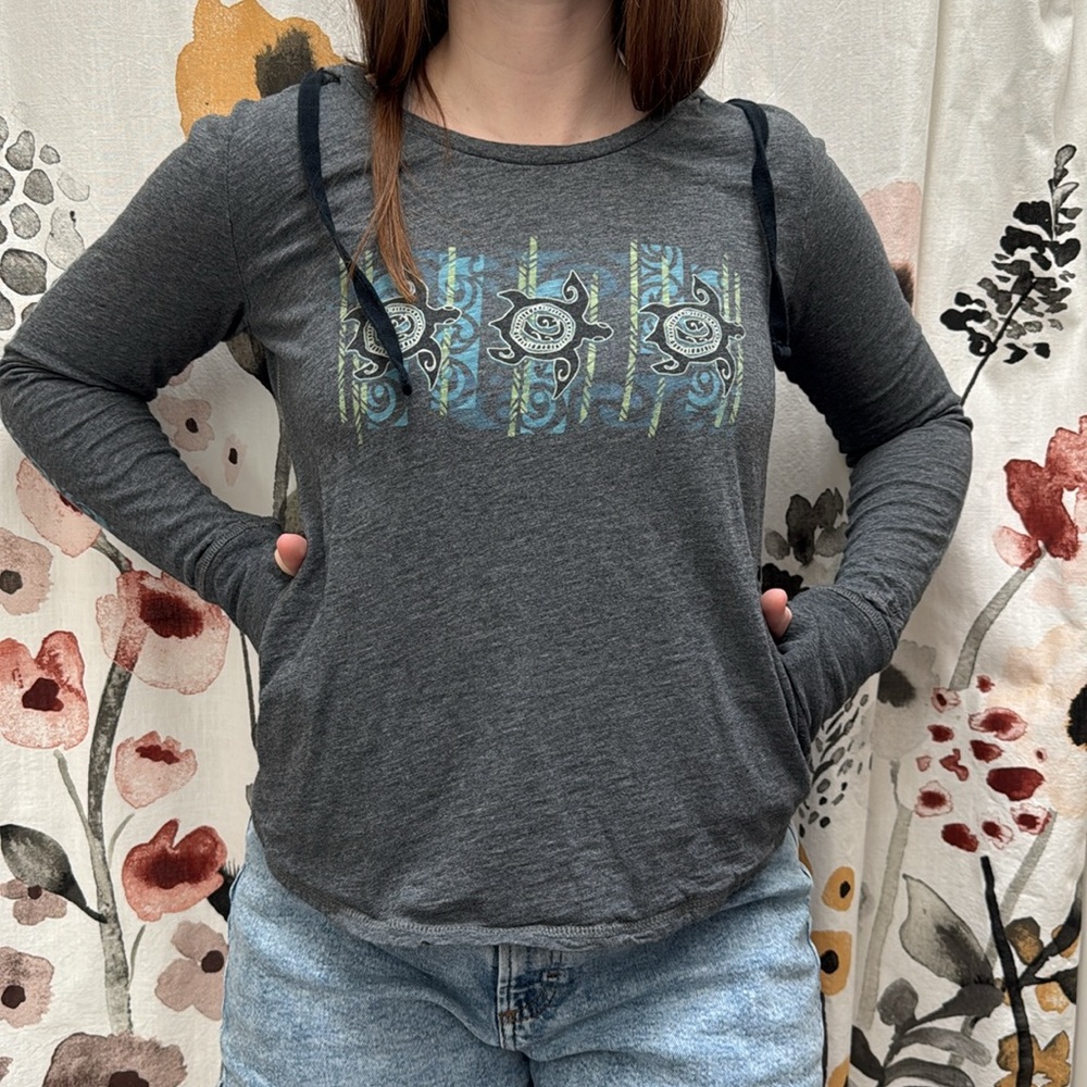 Women’s Crazy Shirts Grey Hawaiian Turtle Print Sweatshirt. Size S - Picture 10 of 13